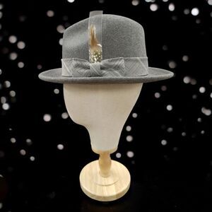 MEN'S MONTIQUE GRAY WOOL FELT HAT WITH MATCHING GROSGRAIN RIBBON FEDORA. H2480.